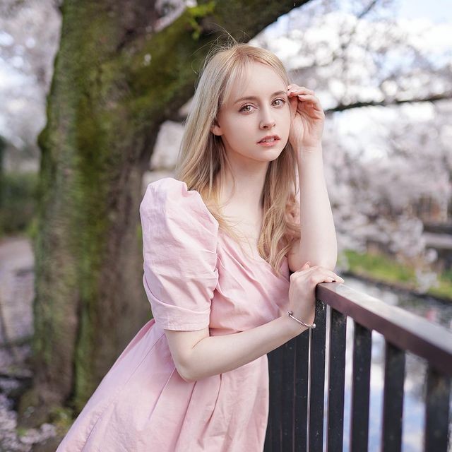 英國(guó)萌妹Gemma福利圖賞 天使面容肌膚白到透光